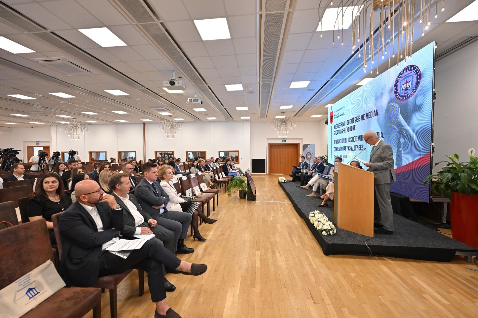 U ÇEL KONFERENCA KOMBËTARE “NDËRVEPRIMI I DREJTËSISË ME MEDIAN. SFIDAT BASHKËKOHORE”